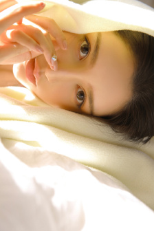大龟慢慢挺进女友闺蜜的体内视频
